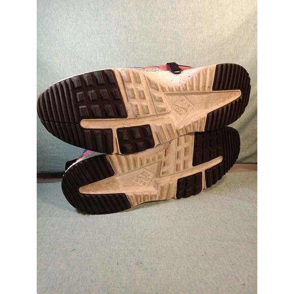 NIKE Men 10.5 US Air Huarache Utility Sneakers 806979-104 - Picture 5 of 6